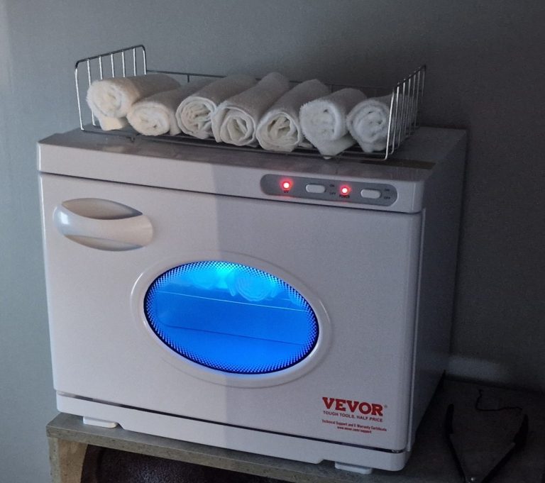 Des serviettes chaudes sont utilisées au cabinet de Val Réflexo afin de vous apporter détente et bien-être proche de Gardanne